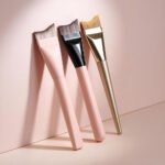 Ultra-Thin Fishtail Foundation Brush, Crescent Curved Makeup Brush, Non-Absorbent Liquid Foundation Beauty Tool - Image 2